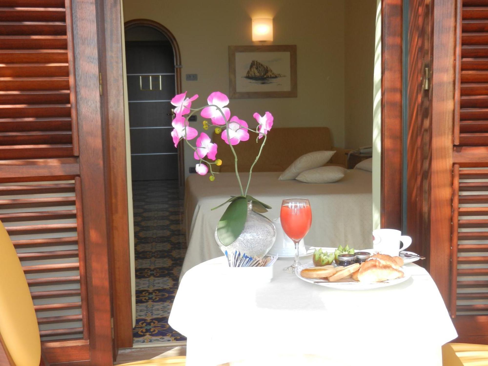 Hotel Aktea Lipari  Zewnętrze zdjęcie